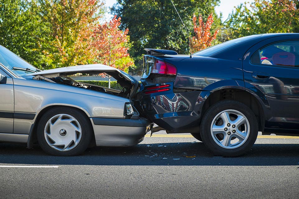 ▷🥇Licenciados de Accidente de Carro en Avenue E Trailer Park 93534